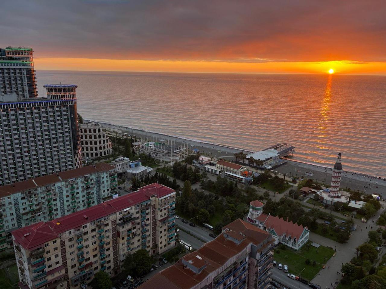 Отель Orbi City Panorama Towers Батуми Экстерьер фото