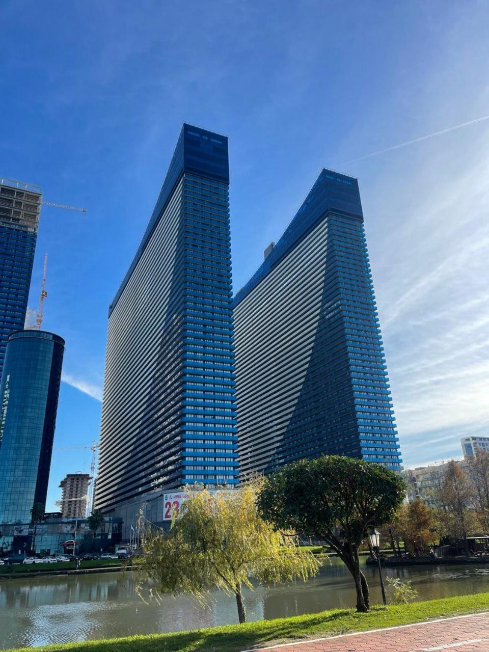 Отель Orbi City Panorama Towers Батуми Экстерьер фото